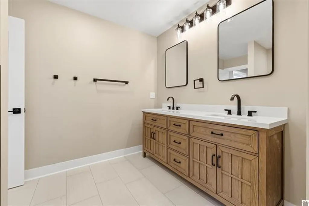 329 Tom Taylor Trail Murray KY 42071