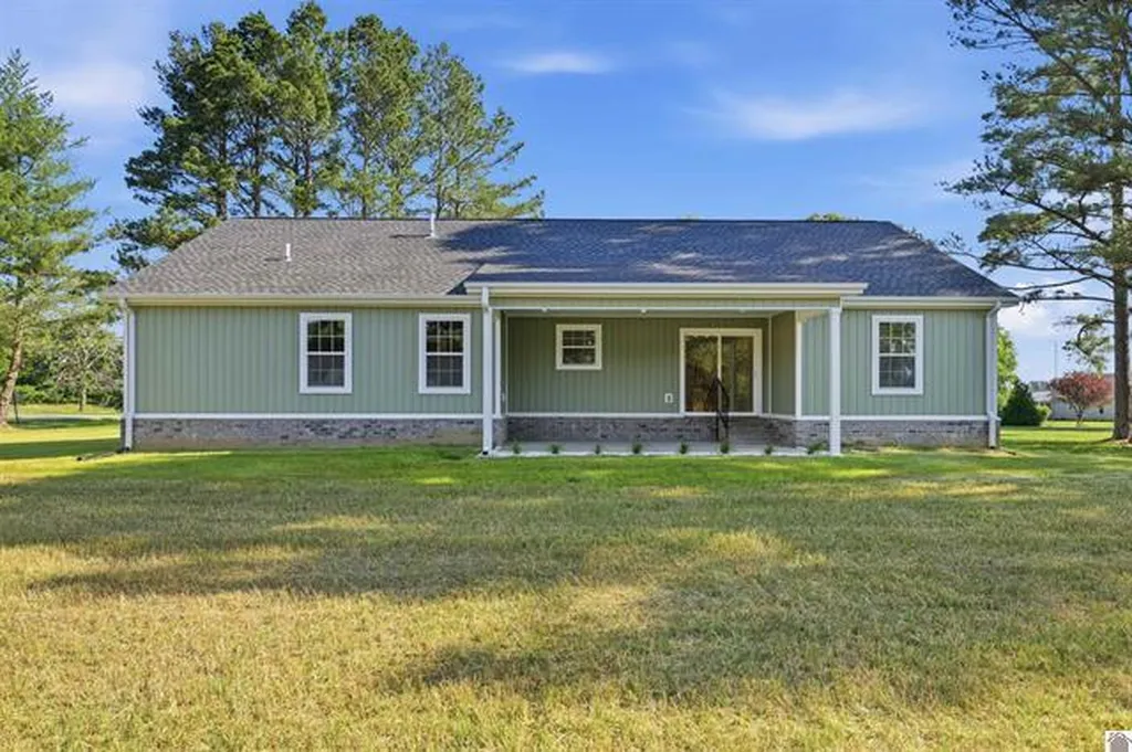 329 Tom Taylor Trail Murray KY 42071