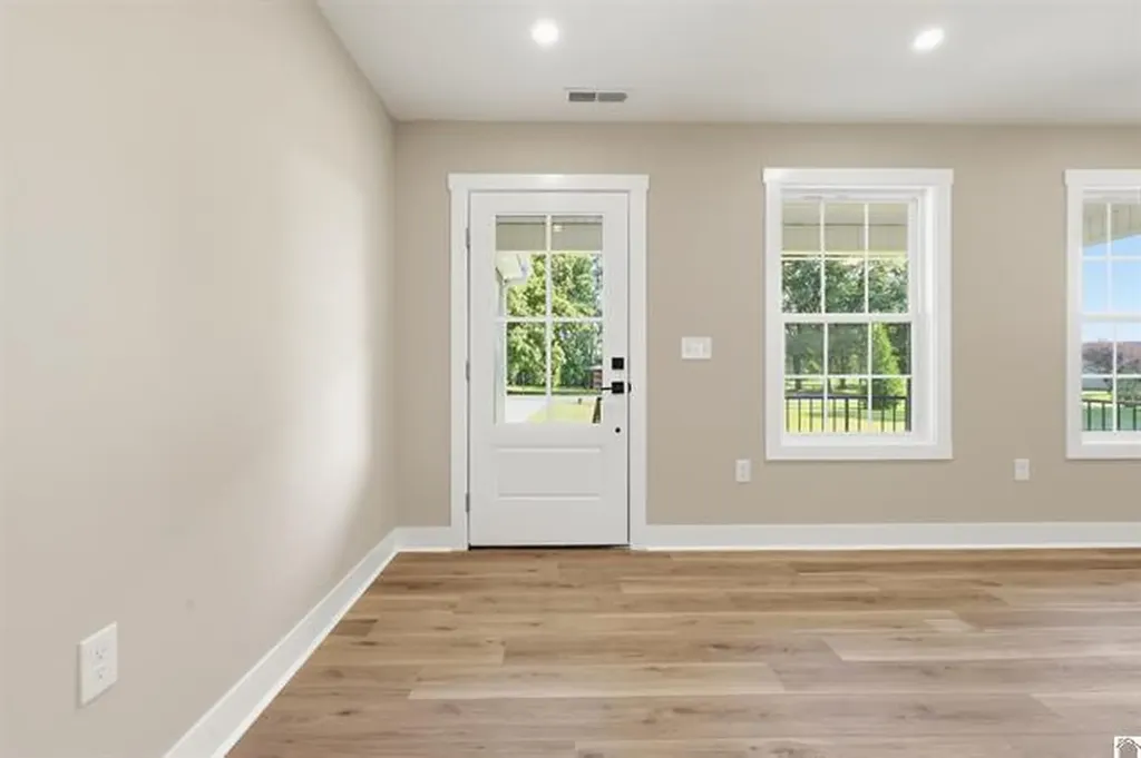 329 Tom Taylor Trail Murray KY 42071