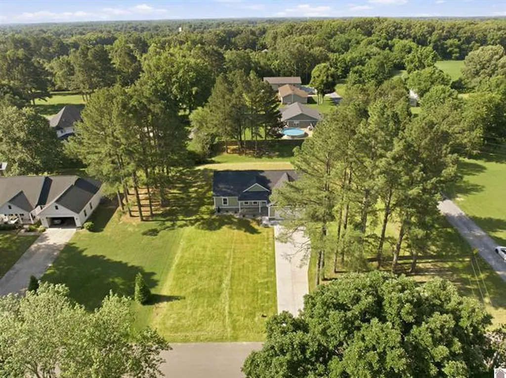 329 Tom Taylor Trail Murray KY 42071