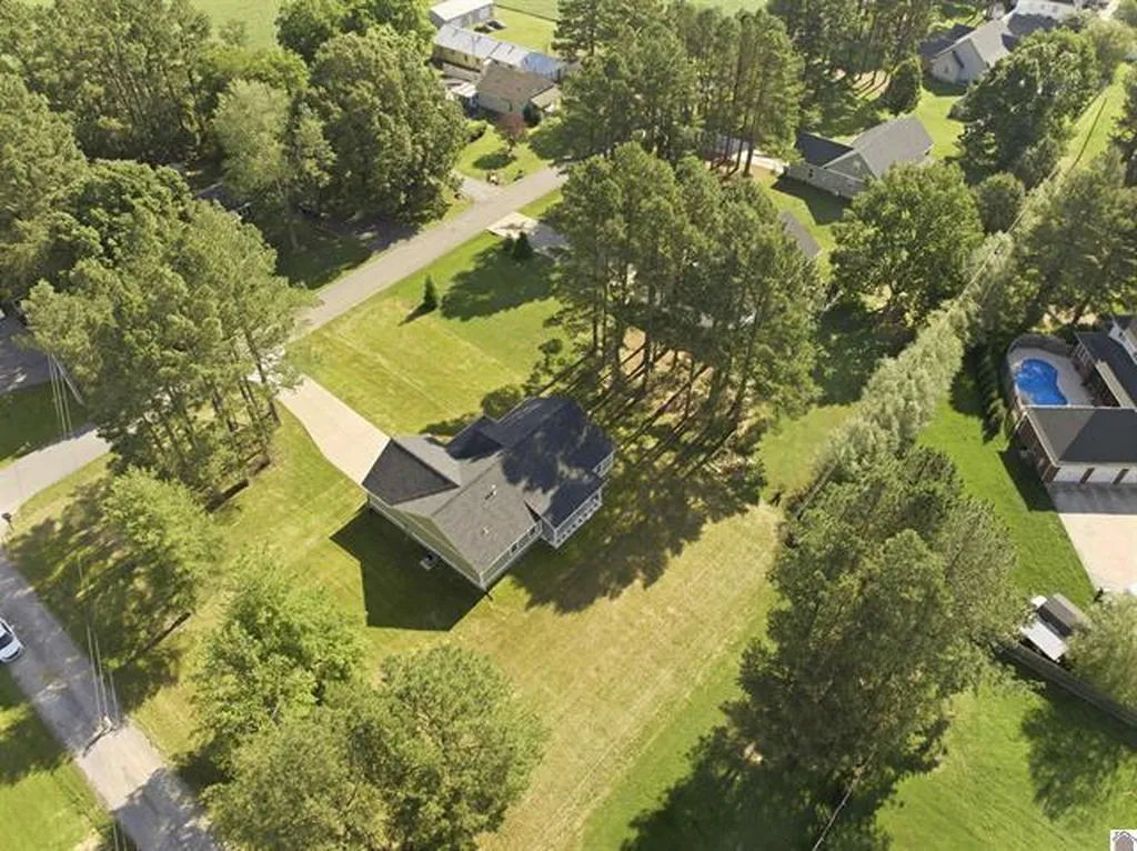 329 Tom Taylor Trail Murray KY 42071