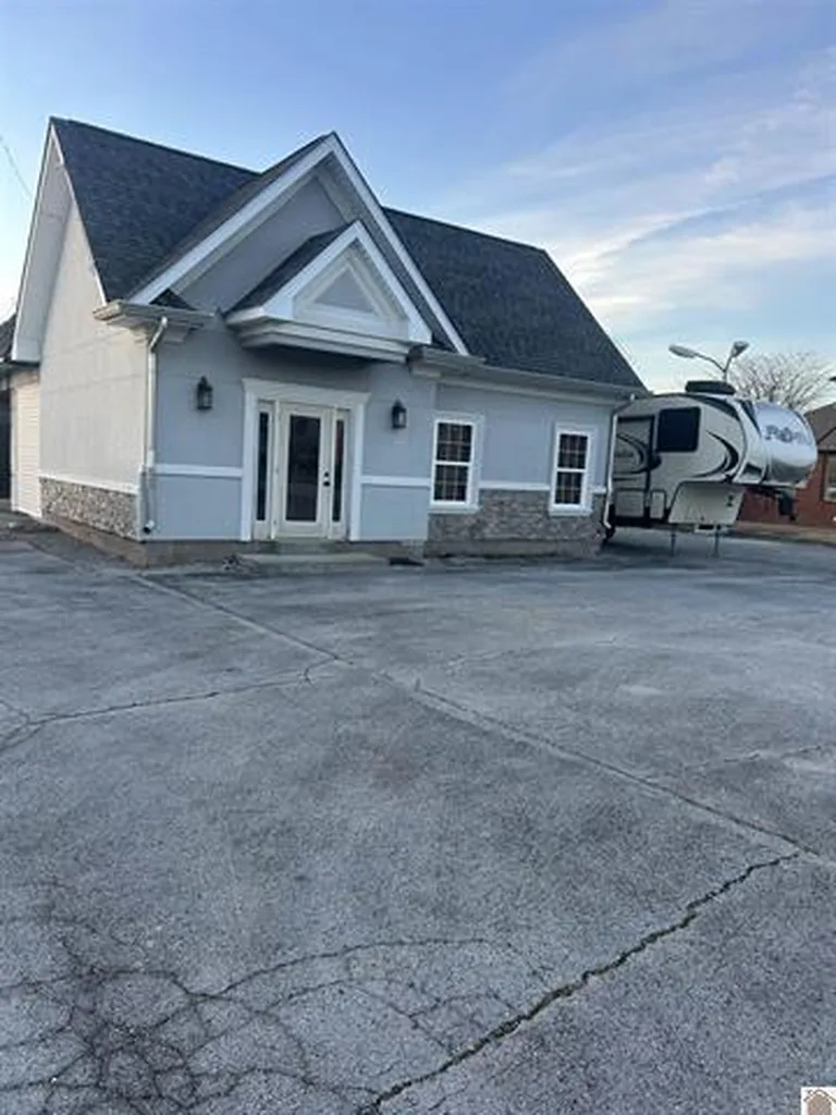 3209 Lafayette Road Hopkinsville KY 42240