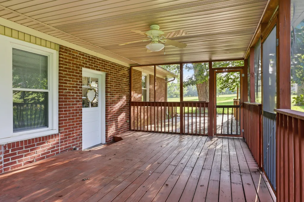 1390 Alton Station Road Lawrenceburg KY 40342