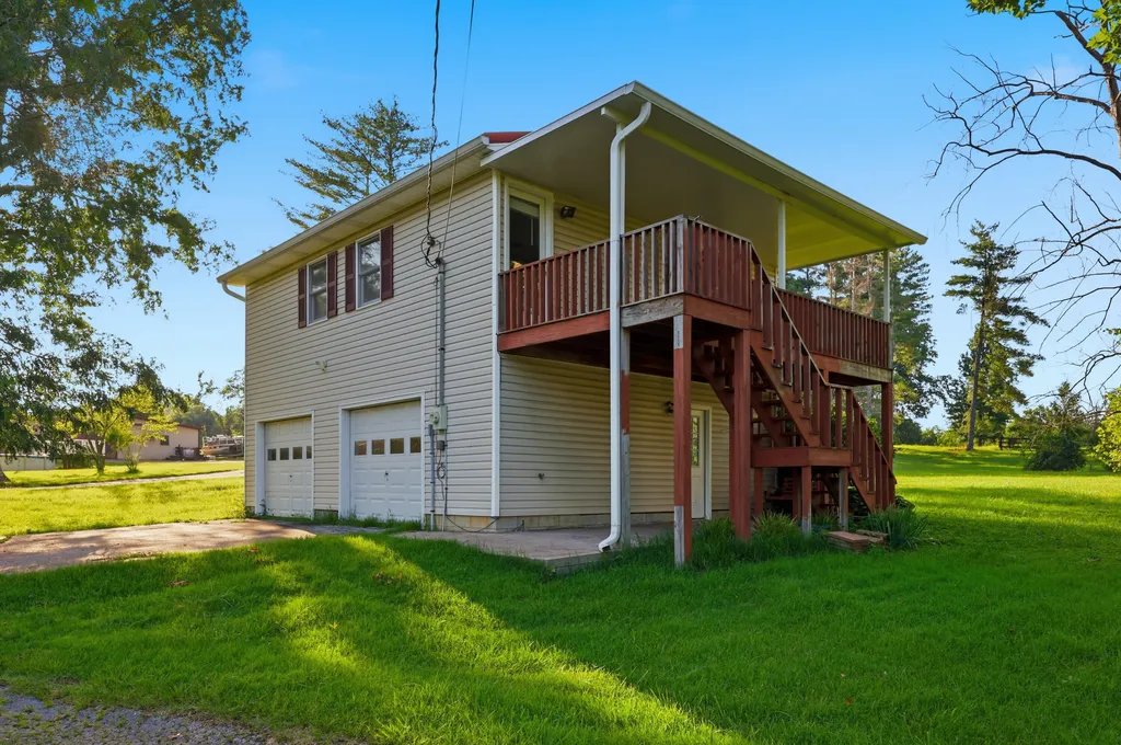 1390 Alton Station Road Lawrenceburg KY 40342