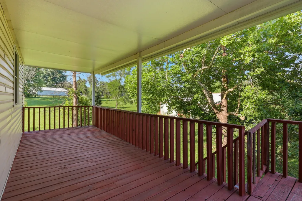 1390 Alton Station Road Lawrenceburg KY 40342