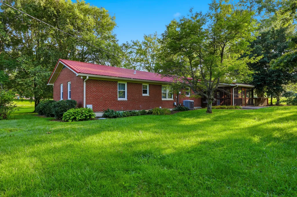 1390 Alton Station Road Lawrenceburg KY 40342