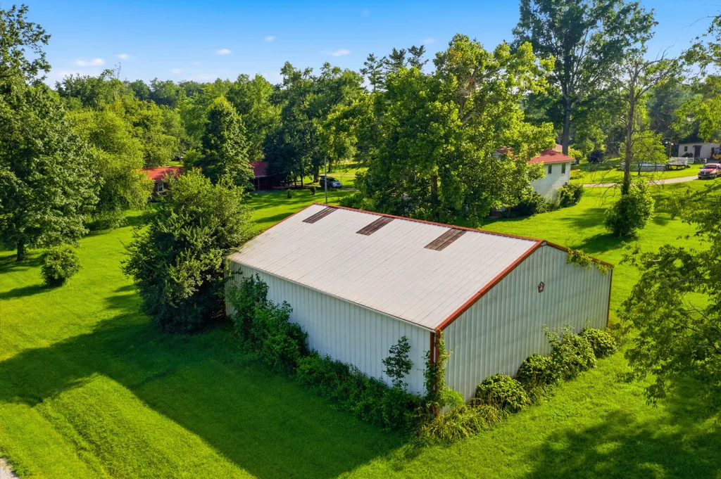 1390 Alton Station Road Lawrenceburg KY 40342