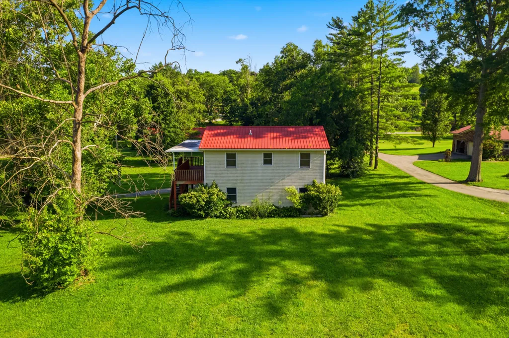 1390 Alton Station Road Lawrenceburg KY 40342