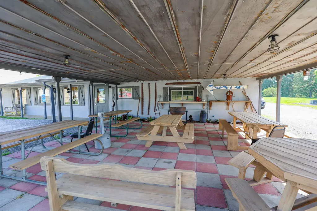 15649 E Us Highway 68 Hardin KY 42048