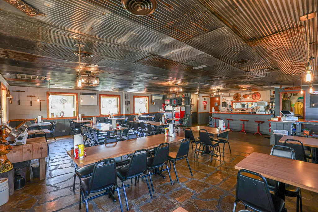 15649 E Us Highway 68 Hardin KY 42048