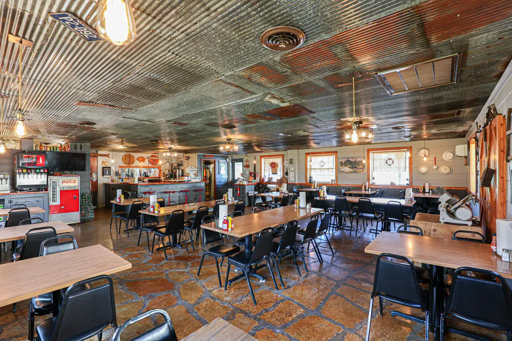 15649 E Us Highway 68 Hardin KY 42048