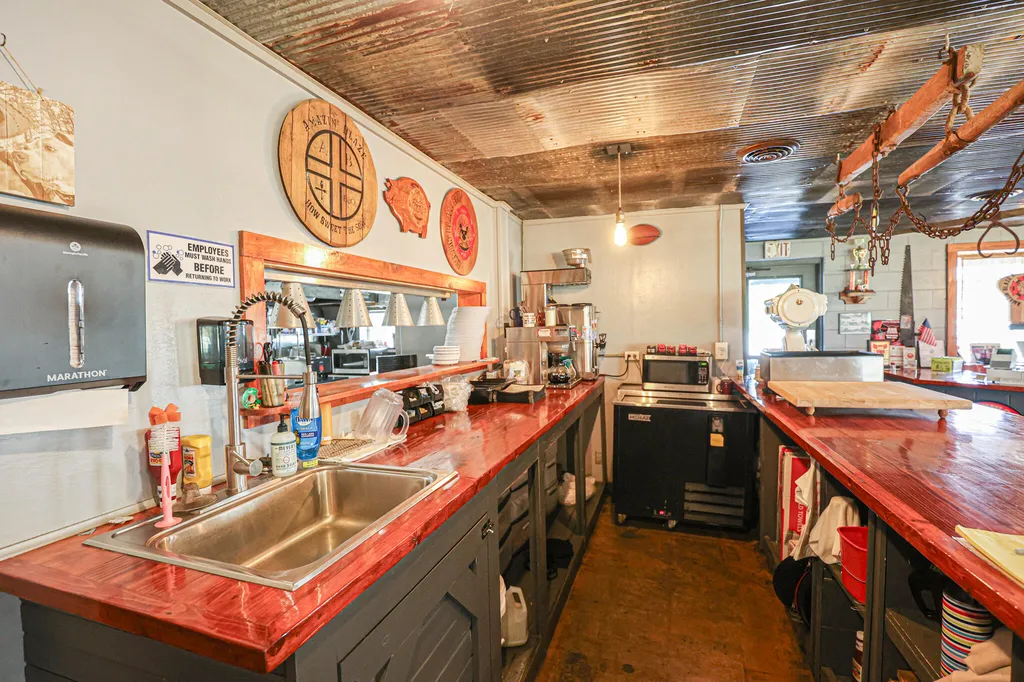 15649 E Us Highway 68 Hardin KY 42048