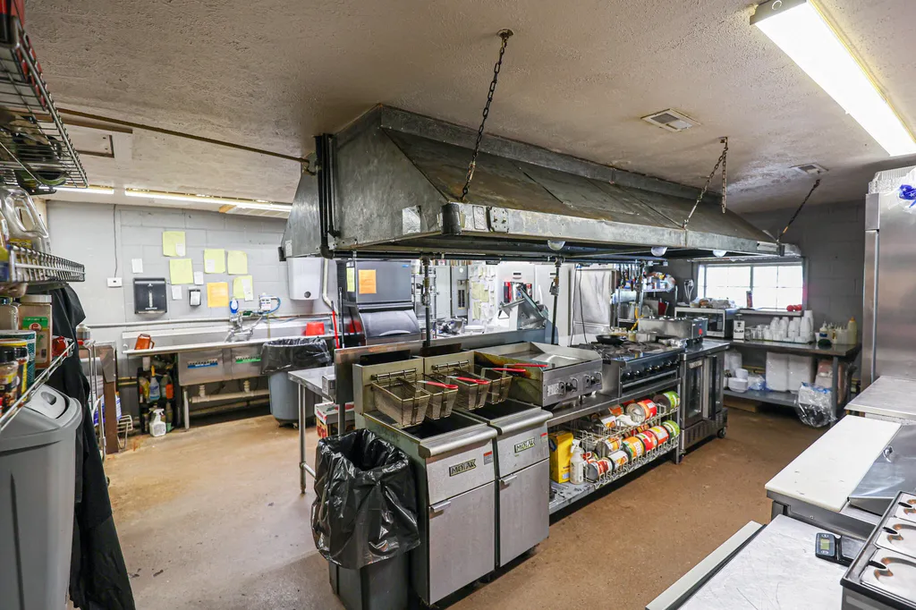 15649 E Us Highway 68 Hardin KY 42048
