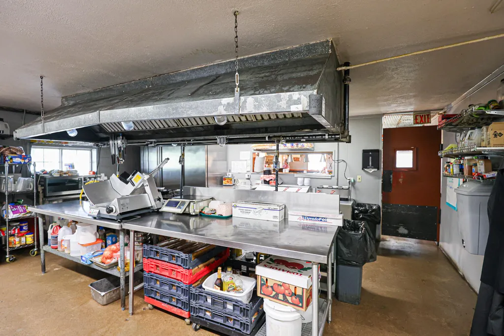 15649 E Us Highway 68 Hardin KY 42048