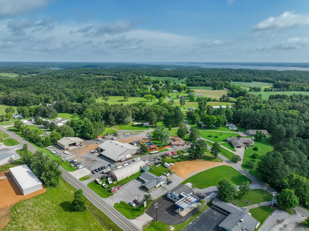 15649 E Us Highway 68 Hardin KY 42048