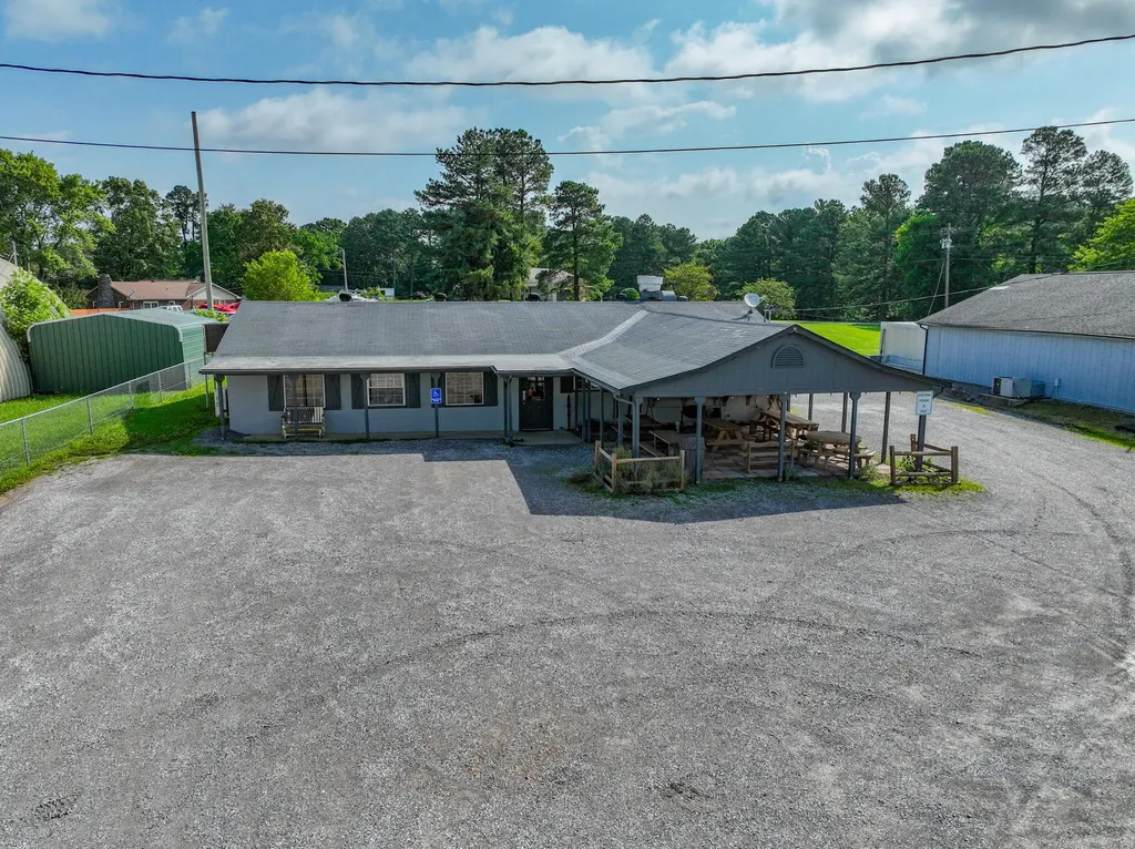 15649 E Us Highway 68 Hardin KY 42048