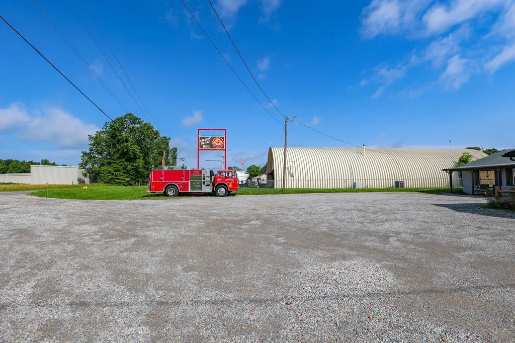 15649 E Us Highway 68 Hardin KY 42048