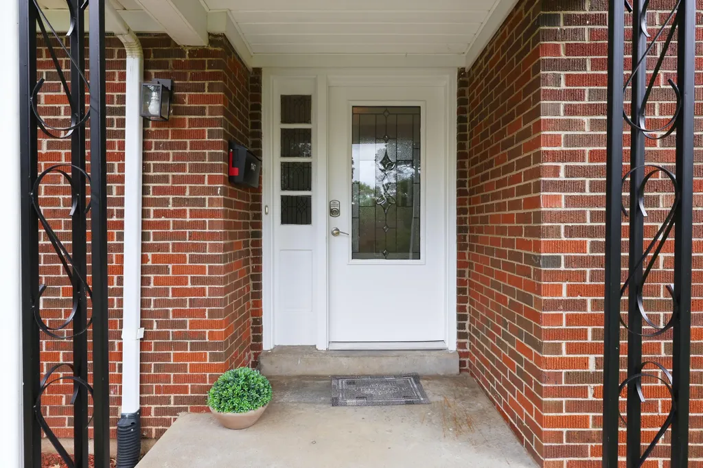 1147 Athenia Drive Lexington KY 40504