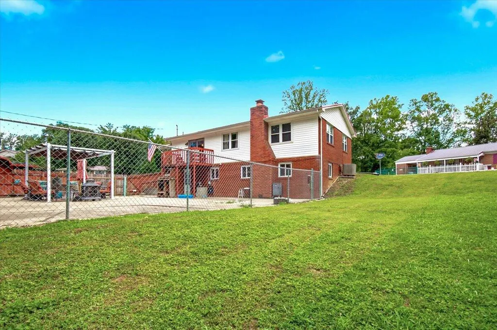 316 Mountain View Road Williamsburg KY 40769