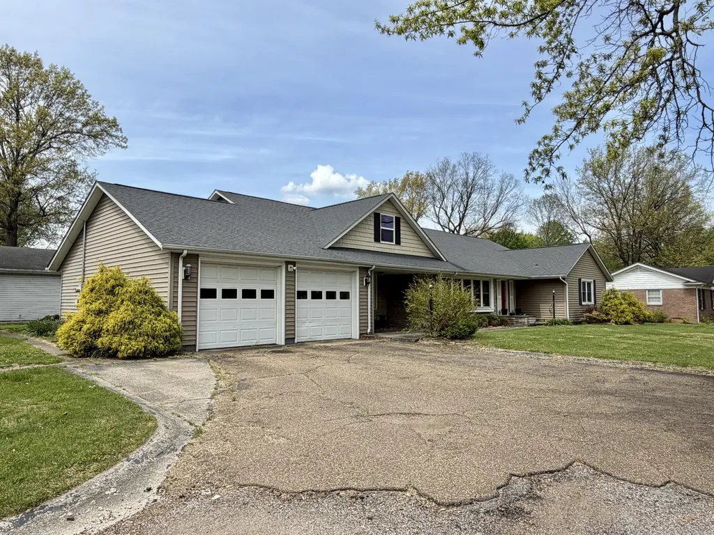 711 Pryor Street Mayfield KY 42066