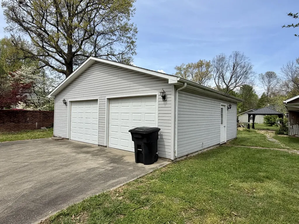 711 Pryor Street Mayfield KY 42066