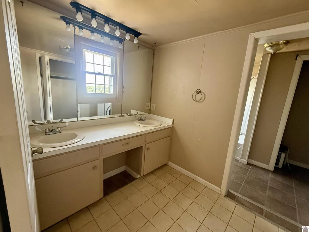 42 Meadowlark Lane Eddyville KY 42038