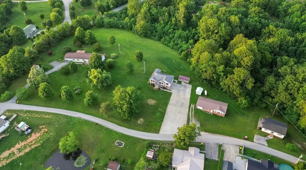 61 Halcomb East Road Orlando KY 40460
