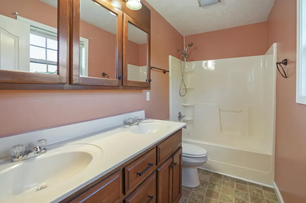 61 Halcomb East Road Orlando KY 40460