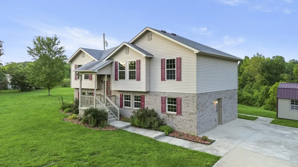 61 Halcomb East Road Orlando KY 40460