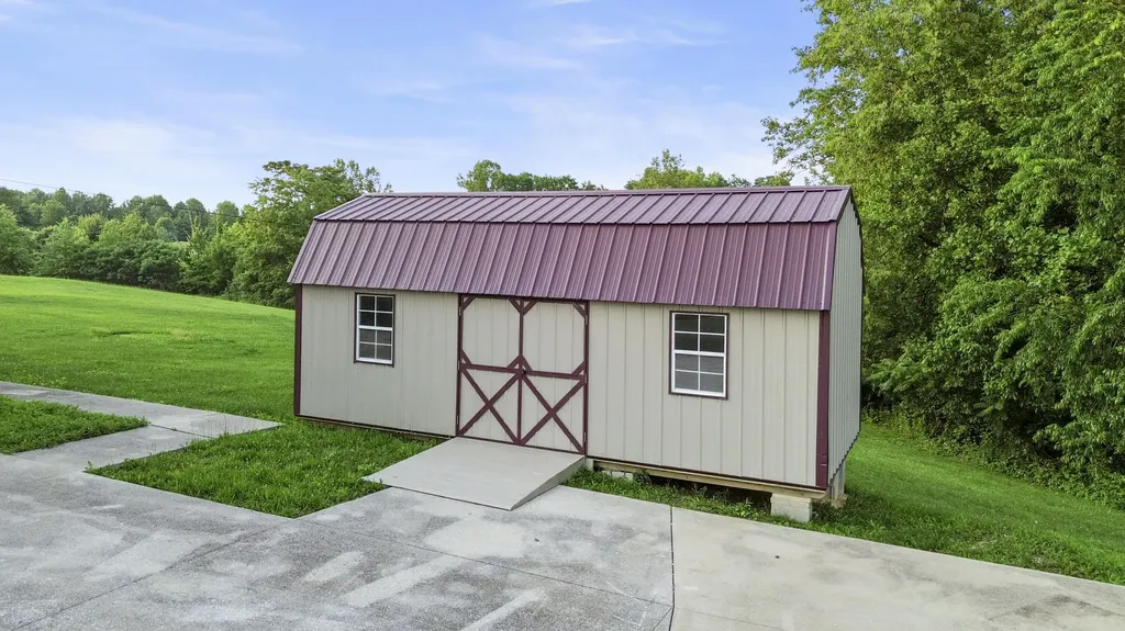 61 Halcomb East Road Orlando KY 40460