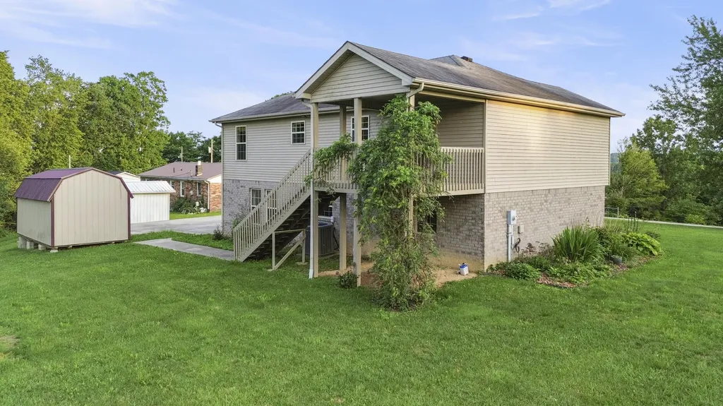 61 Halcomb East Road Orlando KY 40460