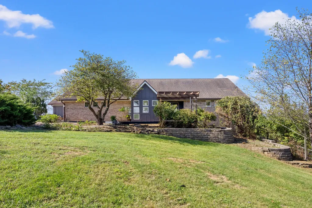 1011 Sunnyview Lane Frankfort KY 40601