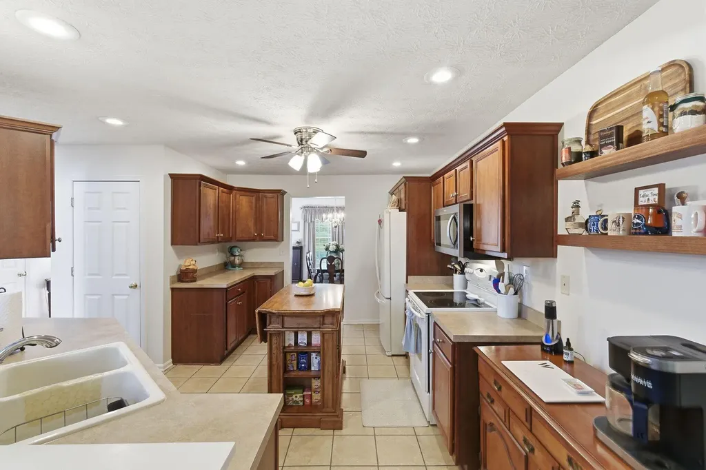 4533 Largo Lane Lexington KY 40515