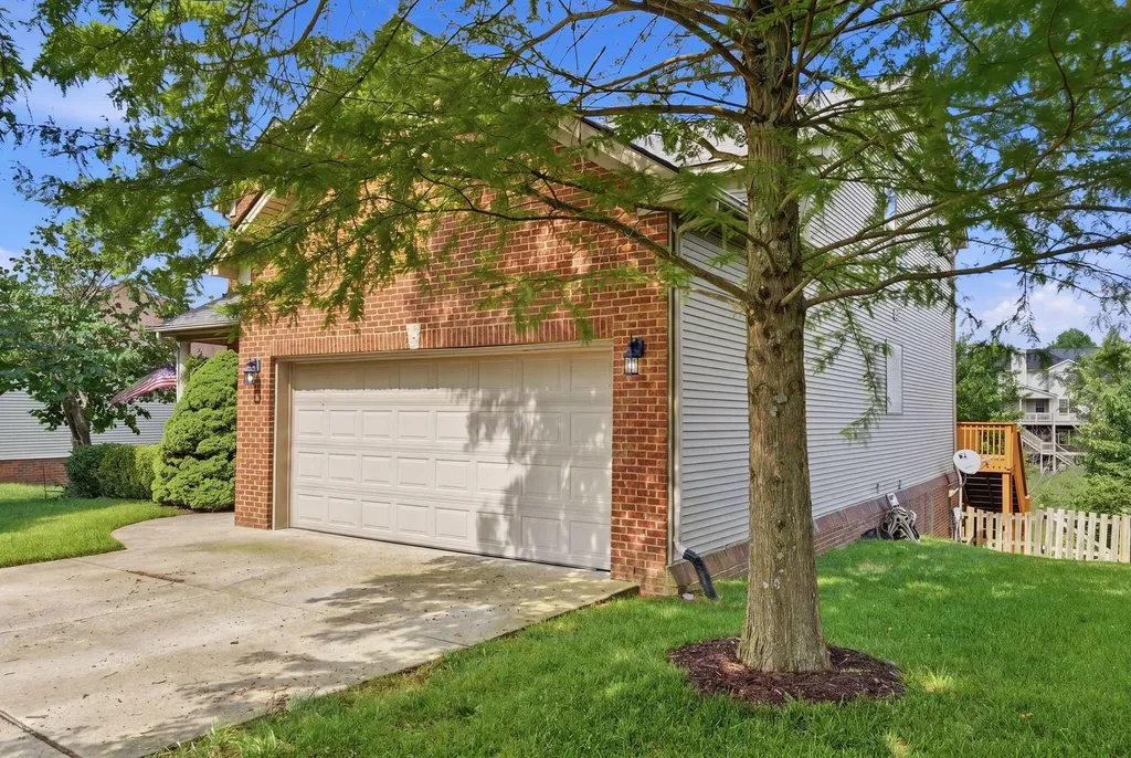 4533 Largo Lane Lexington KY 40515