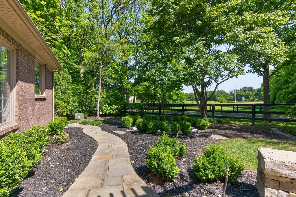 1201 Sebring Lane Lexington KY 40513