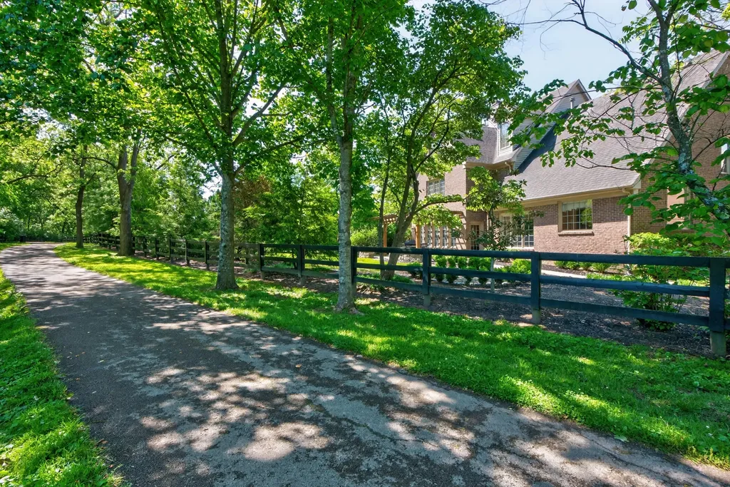 1201 Sebring Lane Lexington KY 40513