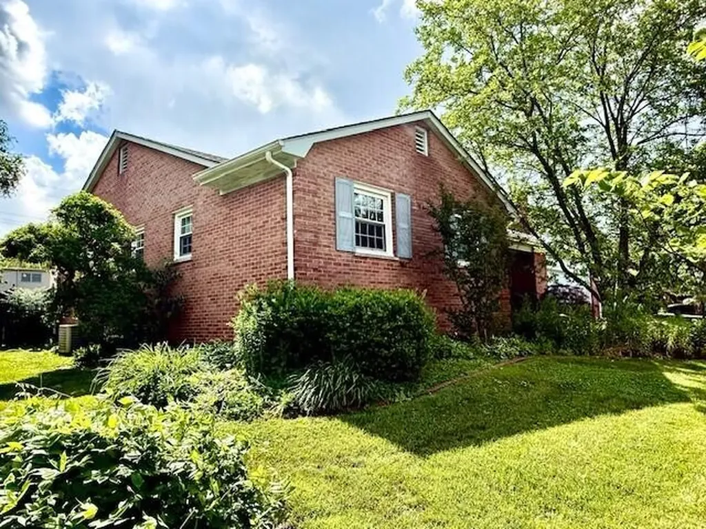 3304 Bellefonte Drive Lexington KY 40502