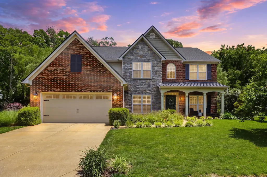 121 Gleneagles Way Versailles KY 40383