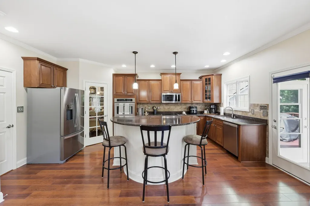 121 Gleneagles Way Versailles KY 40383