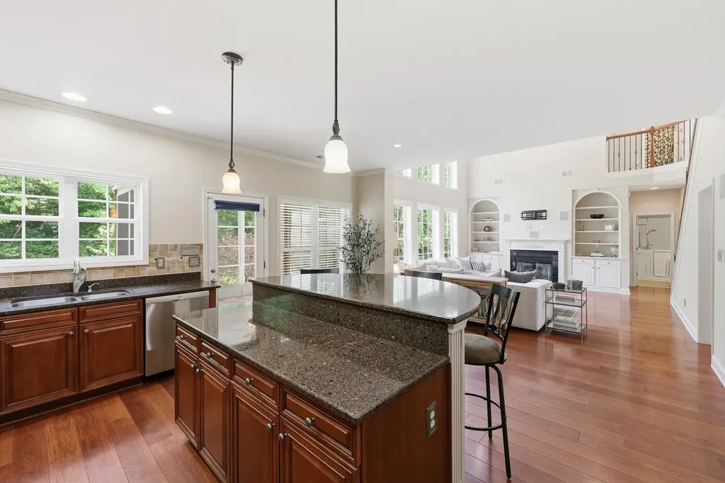 121 Gleneagles Way Versailles KY 40383