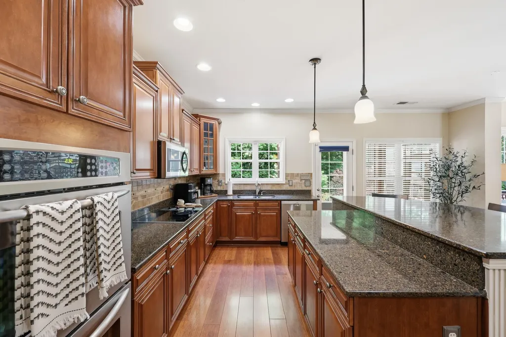 121 Gleneagles Way Versailles KY 40383