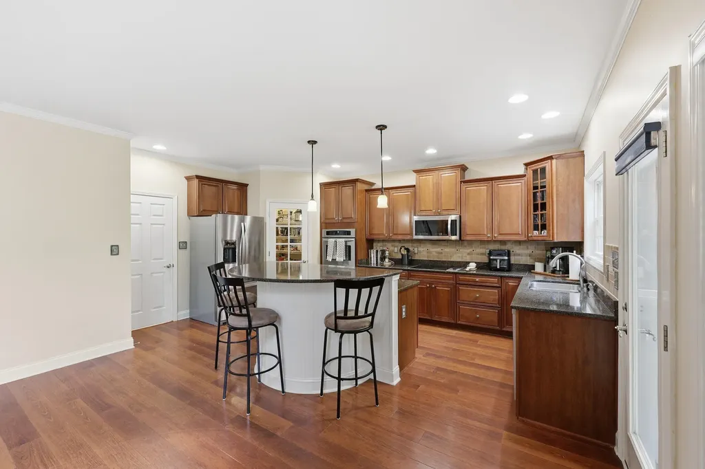 121 Gleneagles Way Versailles KY 40383