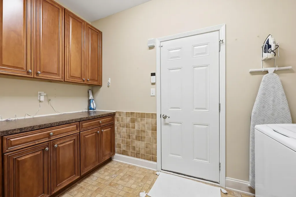 121 Gleneagles Way Versailles KY 40383