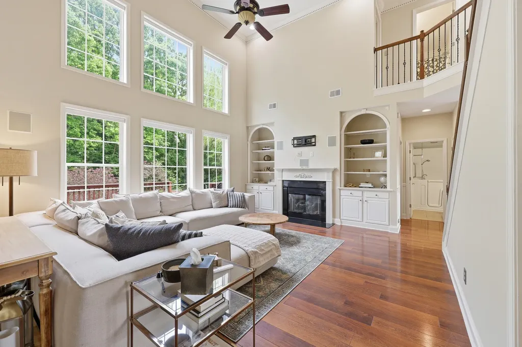 121 Gleneagles Way Versailles KY 40383