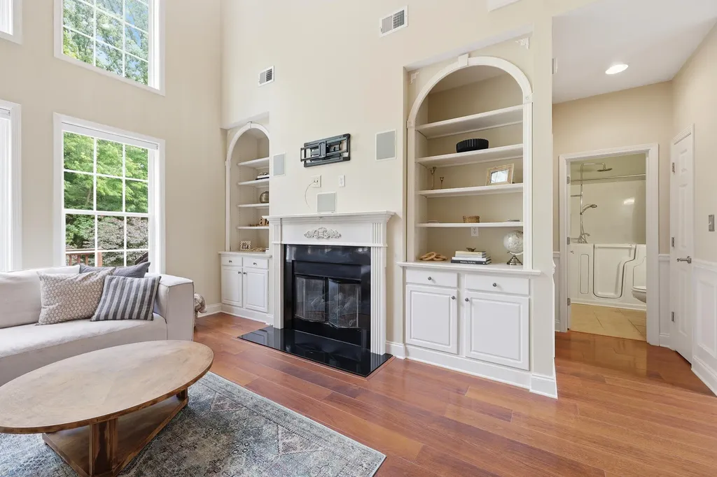 121 Gleneagles Way Versailles KY 40383