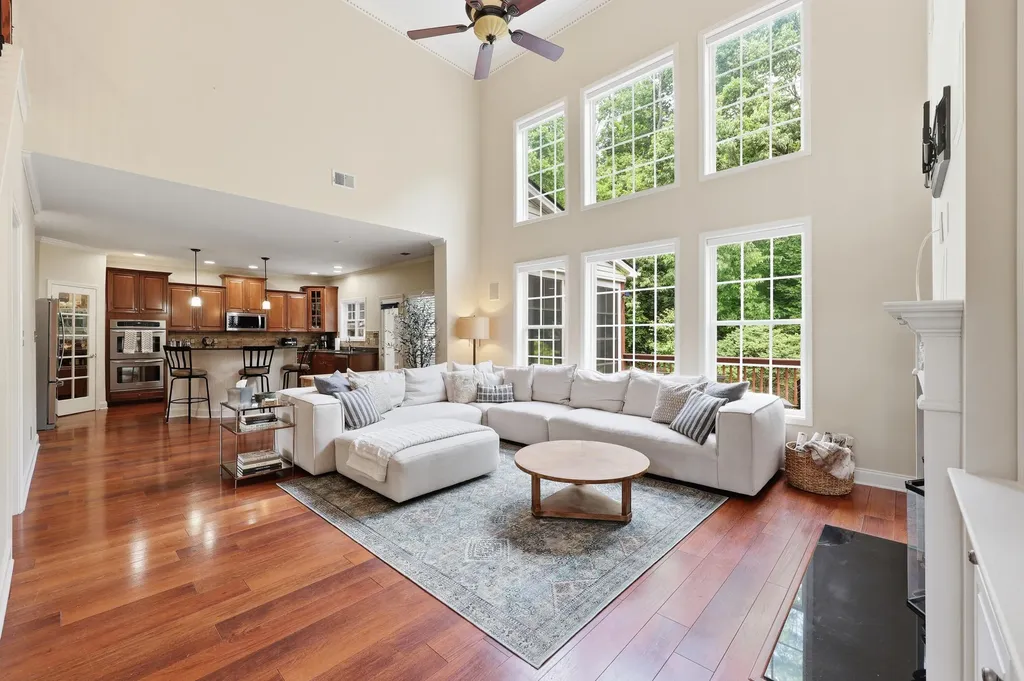 121 Gleneagles Way Versailles KY 40383