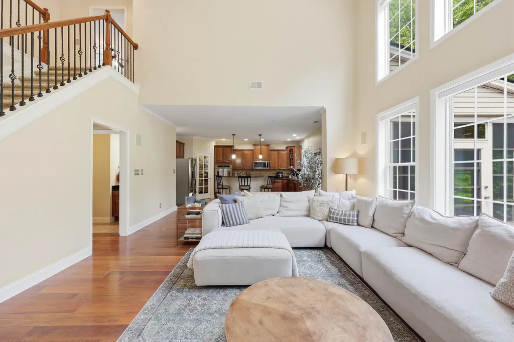 121 Gleneagles Way Versailles KY 40383