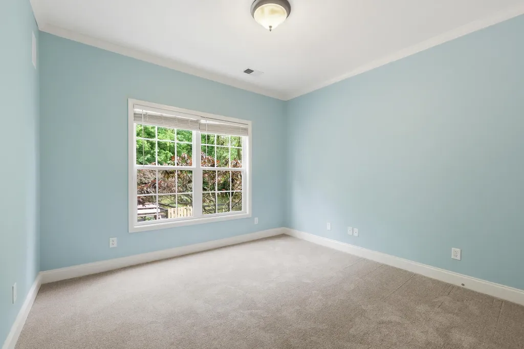 121 Gleneagles Way Versailles KY 40383