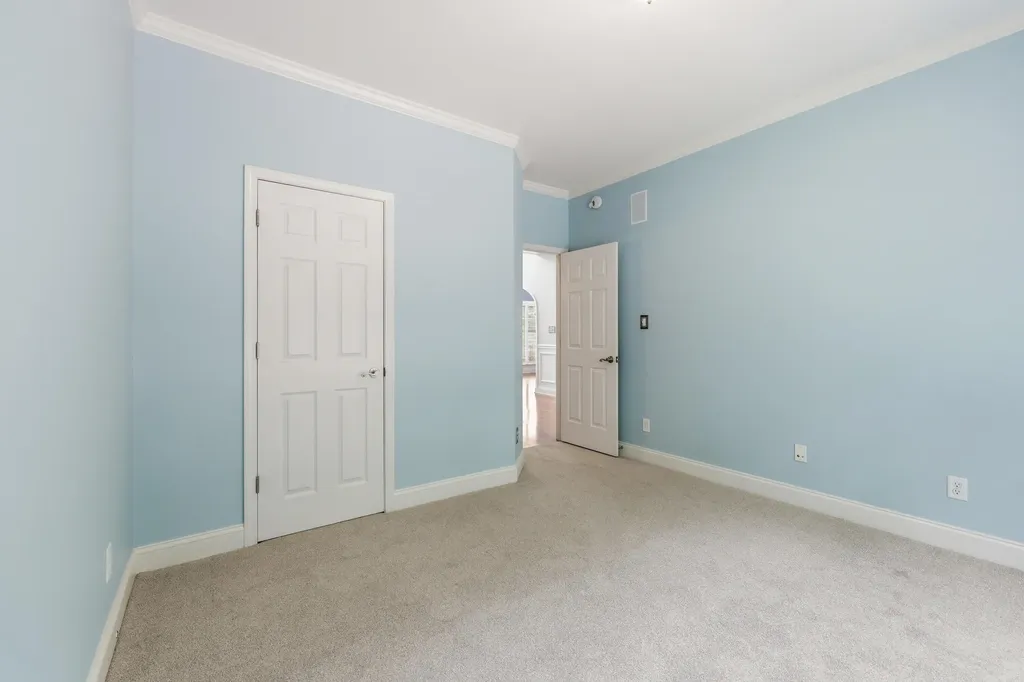 121 Gleneagles Way Versailles KY 40383