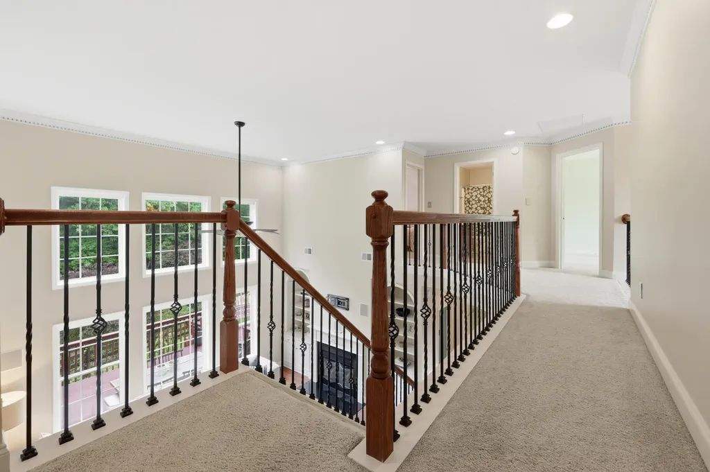 121 Gleneagles Way Versailles KY 40383